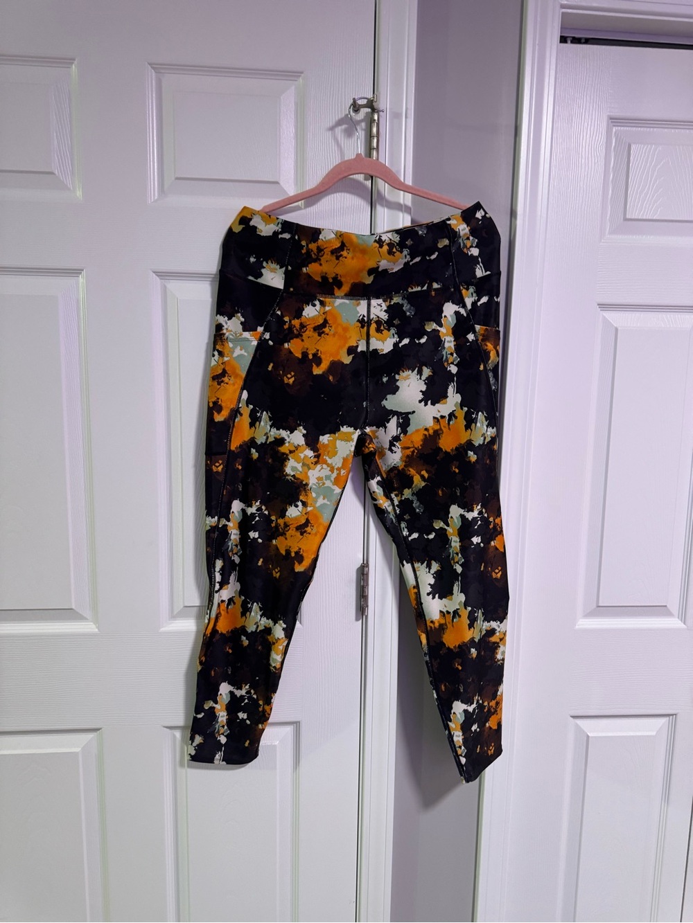 Nine West Black, Orange & White Abstract Splash Leggings